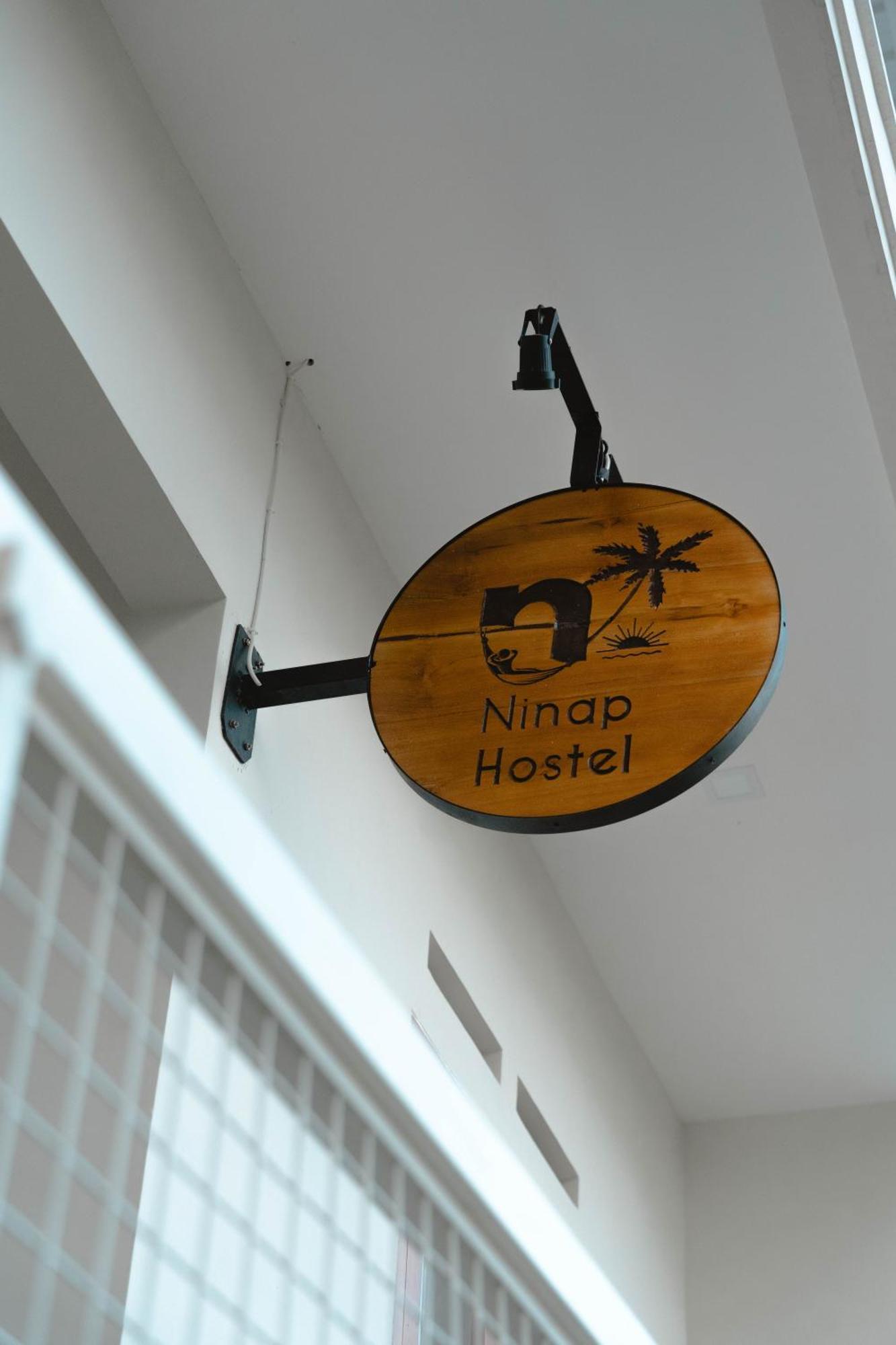 Ninap Hostel バニュワンギ エクステリア 写真